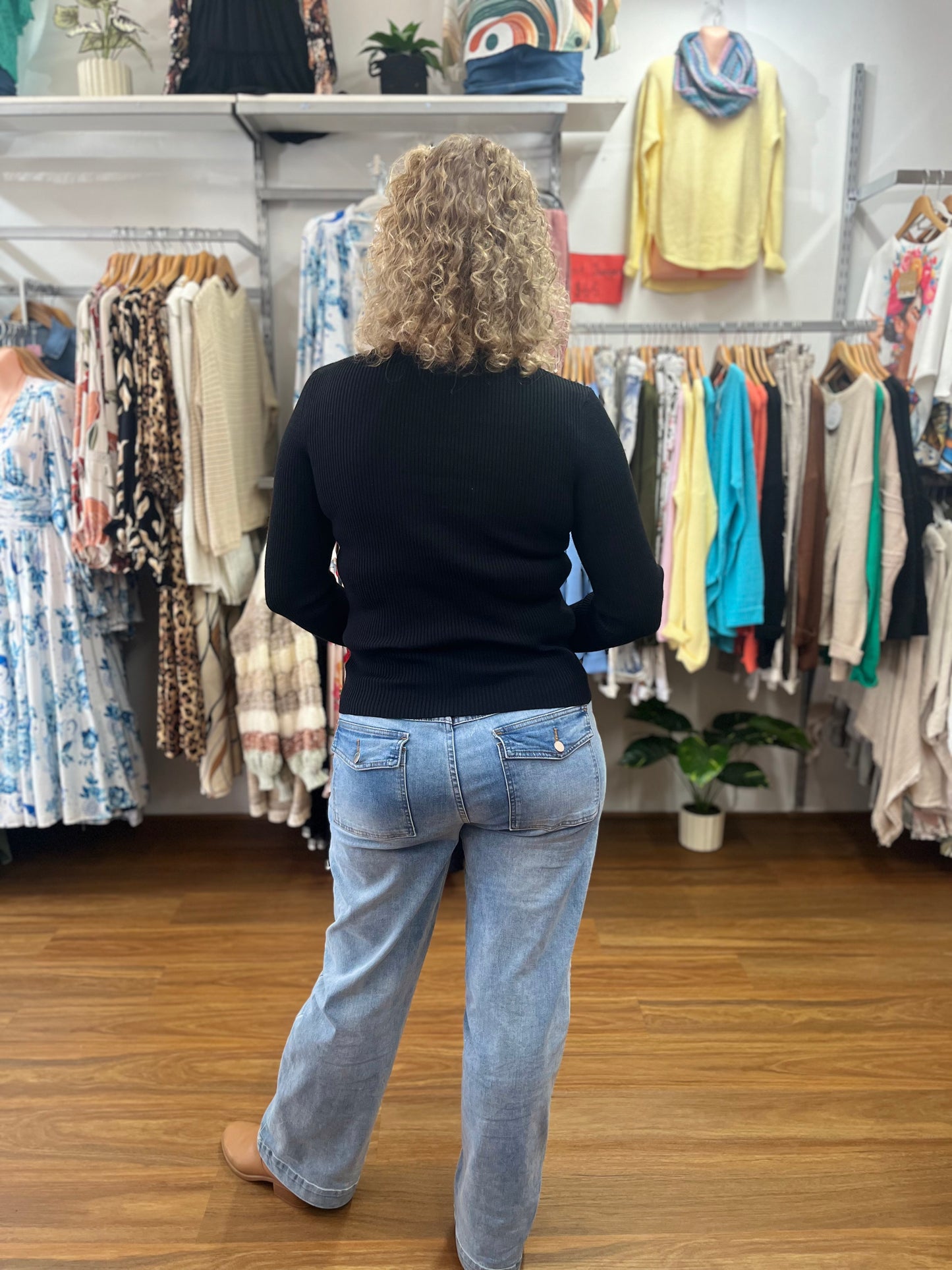 Leela Top
