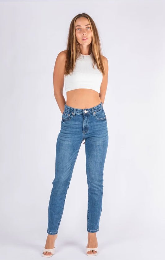 Denise Straight Jean ￼